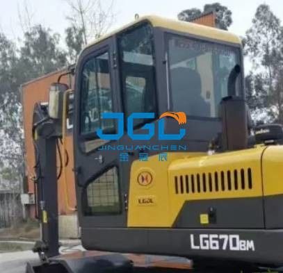 LG670BM Excavadora Porta dianteira e traseira clarabóia Armas superiores e inferiores Vidro
