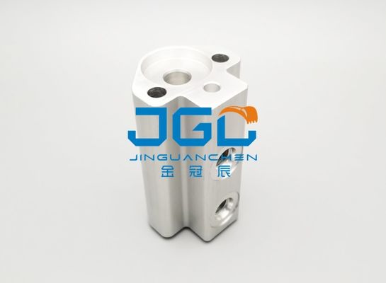 Válvula da distribuição da válvula R225-7 da terra arrendada de braço de Hydraulic Components AV280 da máquina escavadora