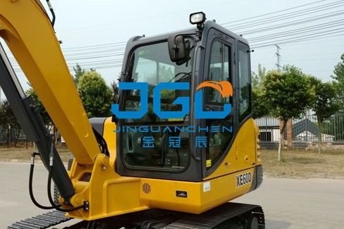 A máquina escavadora Front And Rear Doors And Windows de XE60D saiu e as peças de substituição direitas do para-brisa