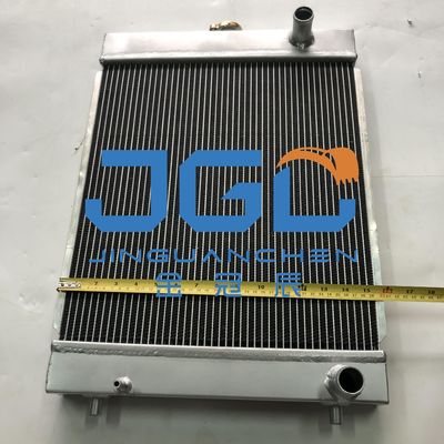 EX30 Peças sobressalentes de escavadeiras Tanque de água Refrigerador de óleo Radiador para tanque 4428333