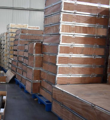 Fábrica vende radiador EC210B Material de alumínio